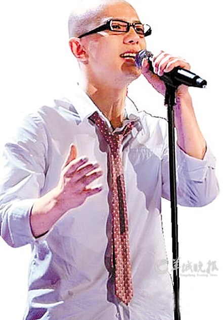 舞台的选手名单,平安,张赫宣,金池三位将代表《中国好声音》出战,刘欢