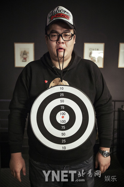 《心灵电台》今日上线 歌洋饰电台美女主播