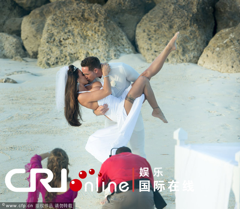 乔丹 凯蒂·普莱斯三度结婚秀胸 与脱衣舞男下