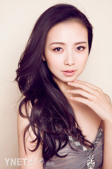 李倩曝淡雅自然写真 温婉可人展独特气质