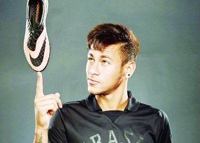 内马尔代言足球鞋毒锋