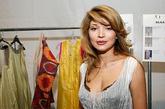她是乌兹别克斯坦常驻联合国及驻日内瓦其它国际机构的代表。早在1992年她就在美国纽约时装学院学习珠宝设计，她长久以来的梦想就是打入国际时尚界。