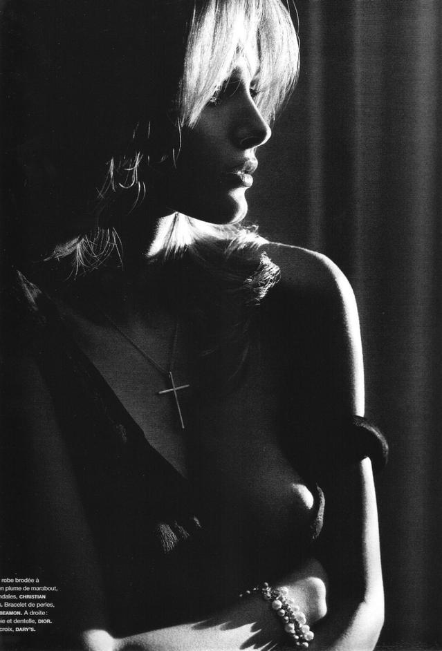 lkeviciute最新撩人大片(组图)_文化频道_凤凰网