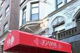 Lady Gaga老爸纽约开新餐馆，传GAGA本人将亲自坐店，店名取为Joanne。不知其中美食是否像GAGA一样惊人呢！