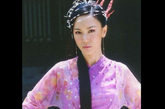 郭妃丽——苏有朋版《倚天屠龙记》之殷素素  模特出身的郭妃丽2003年出演苏有朋版《倚天屠龙记》的殷素素，她也被网友誉为“史上最美丽的殷素素”。