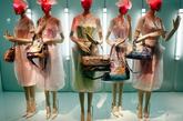 Marc Jacobs 设计的2008春夏Louis Vuitton系列部分产品展示。