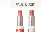 Paul & Joe猫脸唇膏
HK$:230≈￥186
设计师Sophie Albou一向喜欢把时装概念融入于彩妆的外包装上头，这回“月光之舞”限量唇膏更加入了创新，雕有立体的可爱猫脸图案更加萌翻小女孩的心。