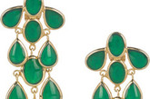  Isharya品牌由Gauri和Radhika Tandon共同创立。一直以来，Isharya品牌都在寻求，将传统的印度理念与特别的现代材料相结合，从而追求制作出完美无瑕的无接缝奢侈品。Isharya品牌正是目前被国际上认可的，最具有印度风格的高级时尚珠宝品牌。