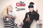 要说给可口可乐设计时尚瓶身，Jean Paul Gaultier与健怡可乐合作的消息早就发布，在电视广告之后，平面广告也出炉了。拼贴手法表现的模特来演绎Jean Paul Gaultier，可爱俏皮又话题十足。