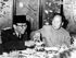 建国后毛泽东旧影：1956年见印尼总统开怀大笑