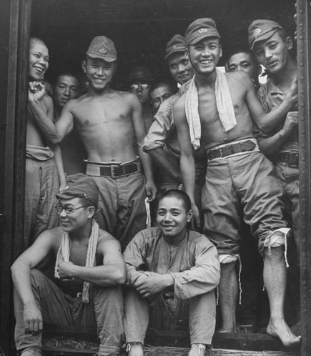 曝光<em>日军</em>集体自杀<em>照片</em> 将<em>慰安妇</em>集于战壕炸死