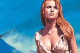 
拉蔻儿·薇芝（Raquel Welch），1966年参演了新版的《史前一百万年》，剧中她穿着褴褛的兽皮比基尼。这一画面后来制作成了海报，成为有史以来卖得最好的海报之一。 