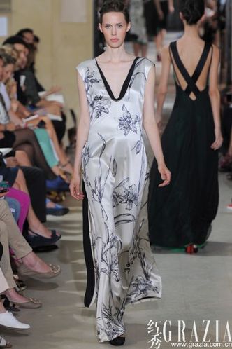 再定义女人味：Bouchra Jarrar 2012秋冬高级定制