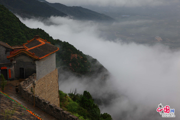 绵山景区暴雨后惊现云海奇观(组图)