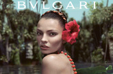　Carola Remer 代言 Omnia Coral 晶艳纯香女士香水最新力作，此创意香氛系列深受BVLGARI多采多姿的珠宝设计启发。

