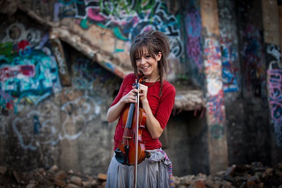 《冰与火之歌》主题曲演绎者激情演出 天籁之