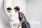 浴室间可拉伸的镜子魔法 深知女人心