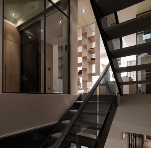 现代公寓“非典型”搭配 浅色地板激发创意灵感