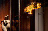 为梁先生创办的1957 &Co. 品牌旗下的泰国餐厅，于2011年底开幕。曾获奖项：2012年美国Gold Key酒店设计大奖高级餐厅入围奖。