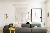 在时尚家居设计中，黑和白的运用是关键。而家居设计中的家具又有着举足轻重的作用，装饰功能大于实用功能。芬兰家具品牌Muuto依托斯堪的纳维亚风格设计为基础，大胆利用了色彩的家具来增加室内设计中时尚感。（实习编辑何丽晴）