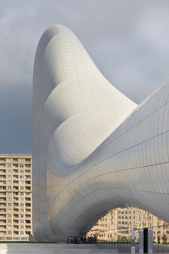 流动弧线的深意 新作Heydar Aliyev Center