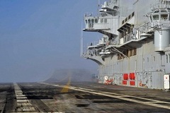 印度航母甲板“补丁”遍布