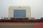 河南省洛阳市政府大楼。