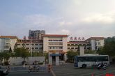 海南省三亚市人民政府第一办公大楼。