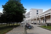 2012年4月6日，西南财经大学，逸夫学术楼前德学生单车停车场。（实习编辑：容少晖）