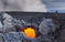 游客零距离欣赏火山喷发 场面震撼如《霍比特人2》  