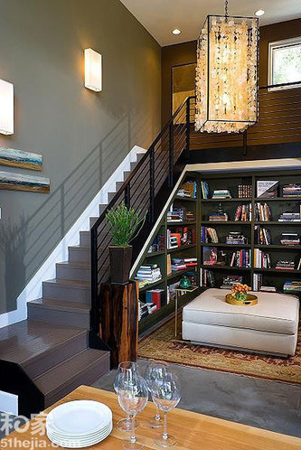 温馨复式楼梯间改书房 18个创意挖掘空间大潜能 