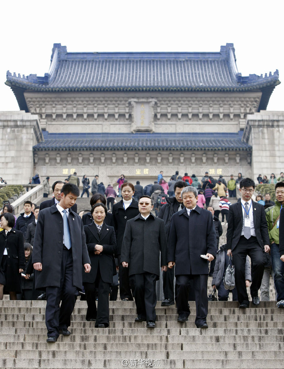 2月12日,南京,台湾陆委会主委王郁琦赴中山陵谒陵.