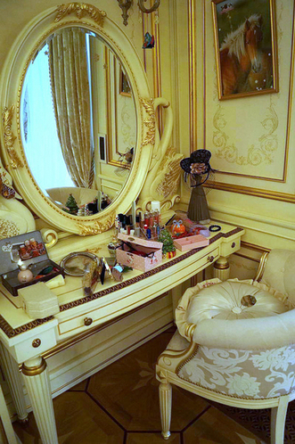 乌克兰前总统与情妇同居卧室被曝光 装修奢华让人惊叹