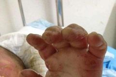 甘肃5死车祸中一名小男孩幸存