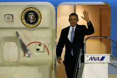 奥巴马抵达日本羽田机场