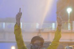 台湾警方驱散反核民众