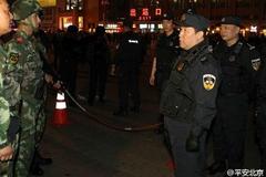 公安部两副部长夜查北京、上海火车站