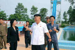 金正恩视察国际少年团夏令营