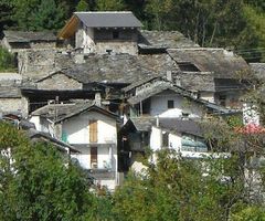 意大利美丽小山村网上拍卖200万元