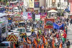 英国百万公职人员罢工