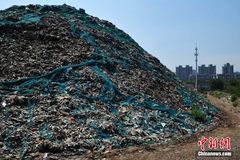 石家庄：堆30年9层楼高垃圾山