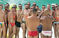 8000人齐聚西班牙参加同性恋派对 俊男靓女裸身戏水 