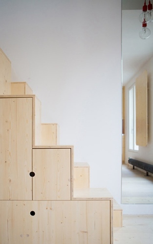让小空间变大空间的收纳魔法 楼梯墙神奇置物柜