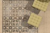 Decotal瓷砖是一种独特的正在申请专利的特殊瓷砖，它利用先进的技术和惊喜的手工制作，最终成品竟不到2毫米厚，Decotal瓷砖由EPCTM（工程聚合物混凝土）制作，具有很高的保温性，和具有反射光线效果的金属装饰结合起来，创建了一个豪华的对比效果。 由于他们的超轻重量和最小厚度，Decotal砖可用于直接在现有的砖，消除了时间和拆除成本。也不需要密封或任何昂贵的保养比定期清洗，用肥皂和水等来清理即可。（实习编辑：温存）
