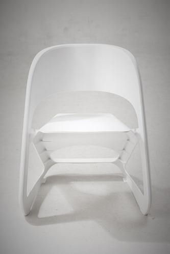 最大程度地节省收纳空间 可滑动堆叠的椅子设计