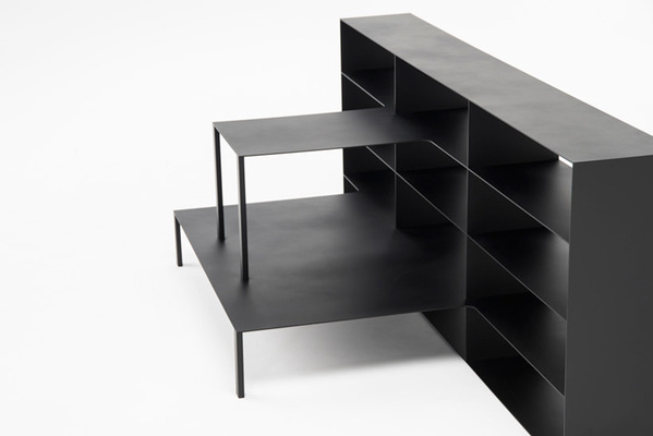 把桌子和书架连在一起 nendo重构办公空间