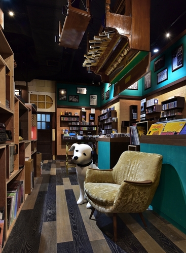 何宗宪作品：His Master’s Voice