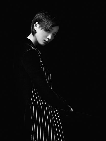 凤凰时尚纽约时装周现场报道 裸色透视装最流