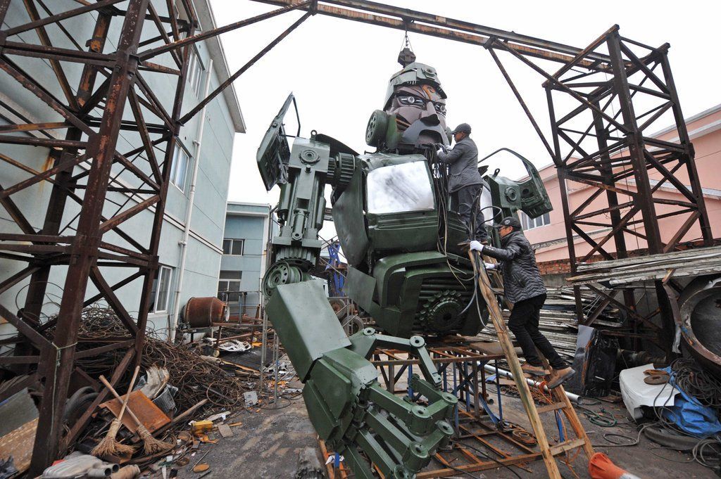 宁波民间高手制作巨型钢铁关公