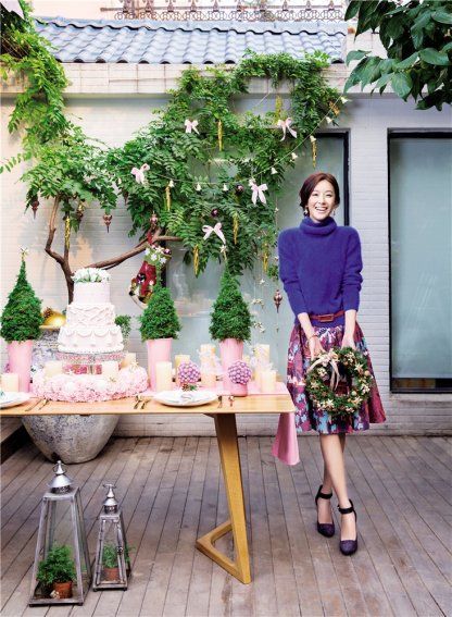 法国夫妇改装大巴 一家六口自驾游至新疆